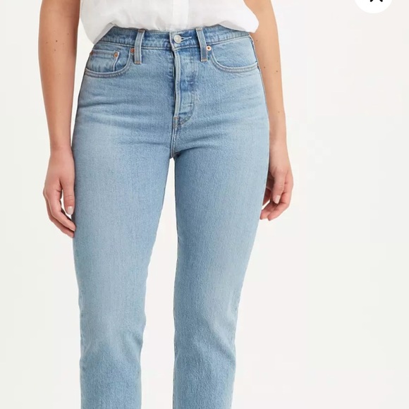 Levi’s Wedgie Straight Jean denim aritzia - Picture 13 of 16